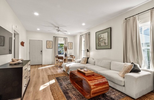 Northport House | Chateau Northport 2.5 Miles from UA