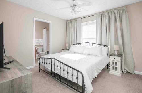 Prattville House | Cheerful 3 bed 2.5 bath townhome in Prattville!