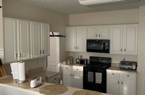 Canton House | Cheerful 4-bedroom in residential neighborhood free parking
