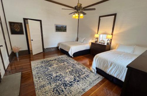 Buena Vista House | Cheerful Cottage adjacent to Buena Vista Square