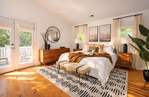 Boulevard Heights House | Cherry Cola