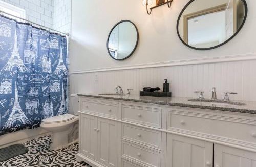 Faubourg Delassize House | Chic 3BR NOLA Retreat, Streetcar Access, Ideal for Families & Friends