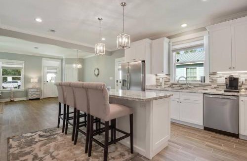 Gulfport House | *Chic Beach Cottage Retreat* near Beach/downtown