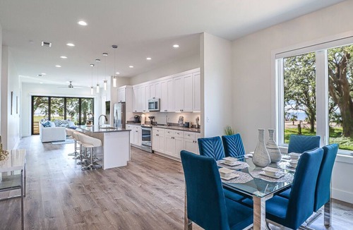 Gulfport House | Chic Coastal Haven + Walk to Beach + Rest + Casino
