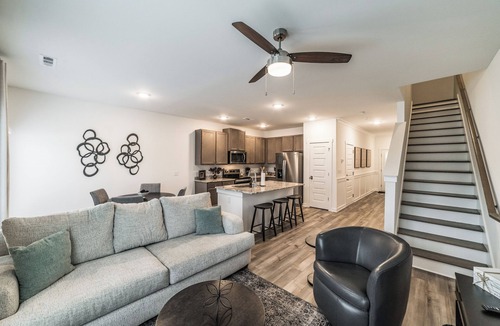 Normal Apartment | Chic Huntsville Stay: Near MidCity, Dining & Shops
