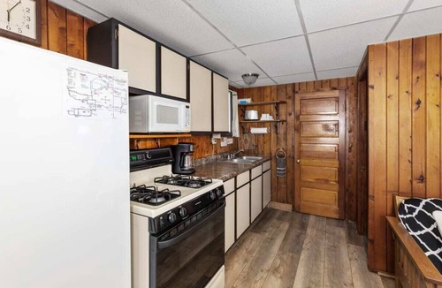 Chippewa Lake Cabin | Chippewa Bluffs Resort Spacious Combined 2BR 2BA Cabins