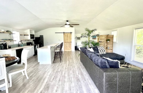 Cantonment Apartment | * ✝️ Christian Retreat * on 15 acres near Pensacola beach & hiking trails!