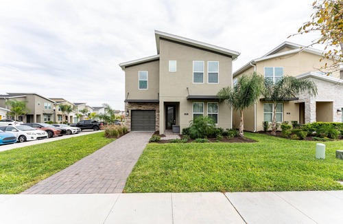 Davenport House | Citrus Splash: Pool & Game Room in ChampionsGate