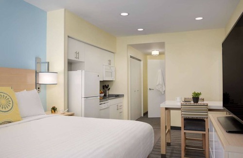 Central Business District Resort | City Break! Spacious Rooms w/Perfect Central Locale near Canal Street