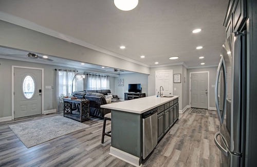 Clinton House | City Retreat Near the Lake, Great for Fishing