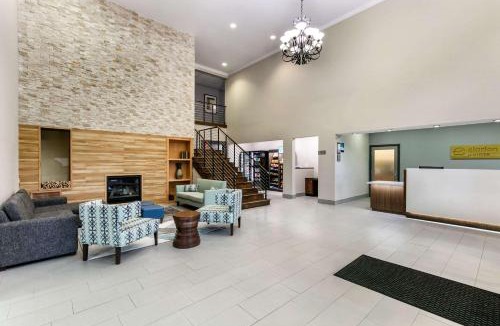 Columbus Hotel | Clarion Pointe Columbus-Bradley Park