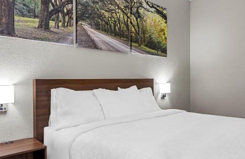 Jesup Hotel | Clarion Pointe Jesup