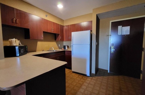 Starkville Hotel | Clarion Pointe Starkville near University