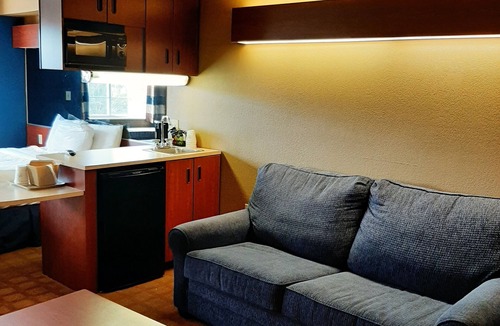 Starkville Hotel | Clarion Pointe Starkville near University