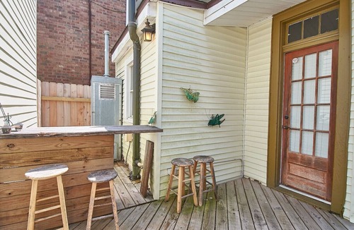 Faubourg Delachaise House | Classic New Orleans Camelback right off Magazine!