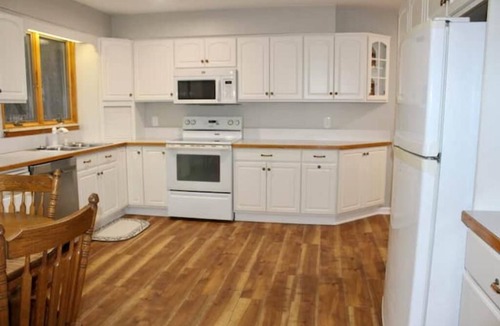 Birch Run Township House | Clean, Comfortable & Close to Downtown Frankenmuth