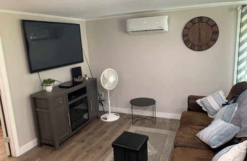 Palatka House | Clean & Cozy 2-bedroom with sleeper sofa, parking available for boats or RVs.