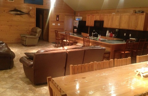 Boothville-Venice Cabin | "Clean/Maintained Fully Furnished & Luxurious LODGE"-Blue Marlin Lodge