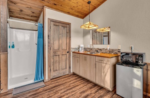 Dora House | Cliff House: A Spacious Riverfront Home for Gathering Together