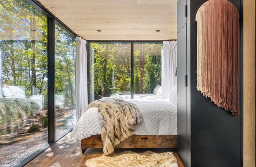 Lupton City Cabin | Cliffside Mirror Cabin