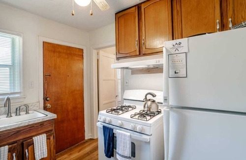 Mobile House | Close to Midtown & Parks - Little Blue