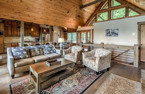 Blue Ridge Cabin | Cloud Nine- Amazing View | Screened Porch | Outdoor Fireplace | Featured in the Atlanta Journal