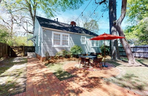 Montgomery House | 💛Cloverdale Park Home: Walk to Big Bad Breakfast