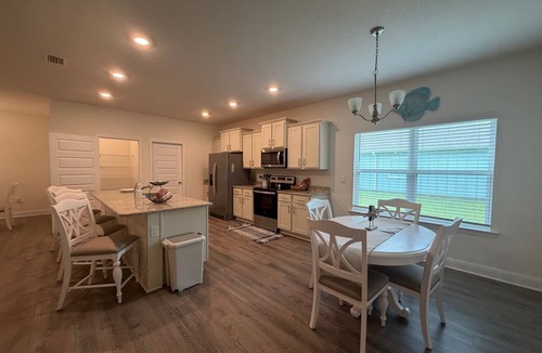 Foley House | Coastal 4-bedroom home in Foley