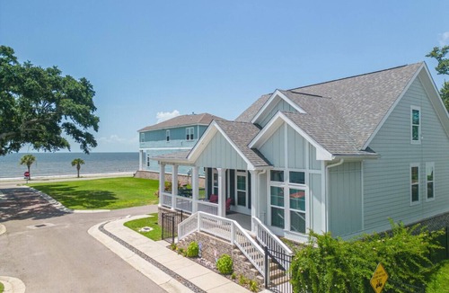 Pass Christian House | Coastal Comfort | 4BR Beach Retreat with Beach Views + ShortWalk to Shore!
