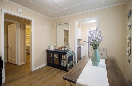 Biloxi Cottage | Coastal Cottage on Saint George- Walk to the beach! 10% per diem discounts!