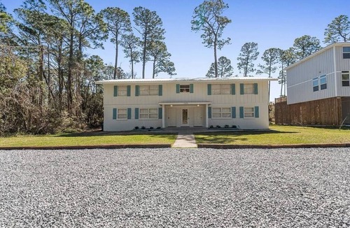 Dauphin Island Apartment | Coastal Escape -Dauphin Island Condos Near the Beach - Unit 4