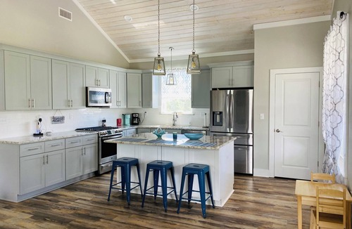 Long Beach House | Coastal home walking distance to the beach