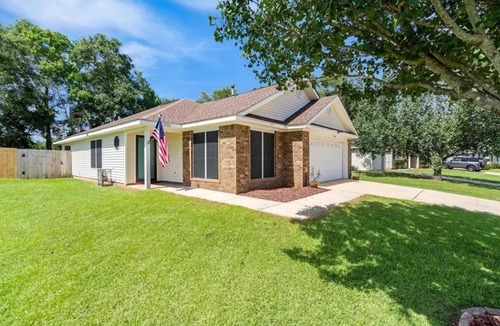 Saint Elmo House | Coastal Stay in Mobile Bay
