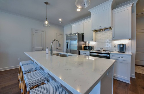 Tuscaloosa House | Coastal Tide - Luxury Townhome - Book for Football Season!