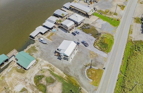 Chauvin House | Cocodrie Waterfront Fishing Camp - Sportsmans Paradise