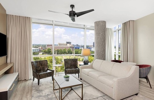 Downtown Atlanta Hotel | College Football National Championship Weekend 2 nights at Club Wyndham Atlanta