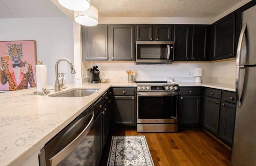 Auburn Apartment | College Street Cottage-1.5 miles to Campus