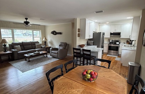 Fort White House | Come stay and relax in our newly renovated home by the Ichetucknee River