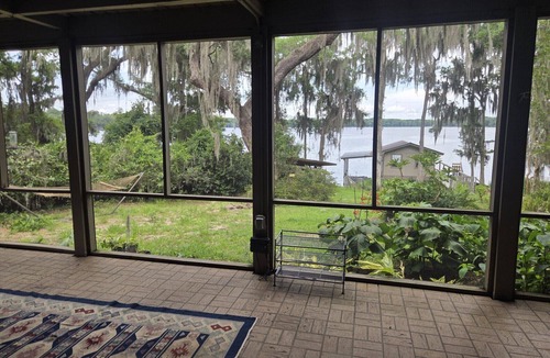 Hawthorne House | Come visit the real Florida at Red Water Retreat! Private Spring fed Lake.