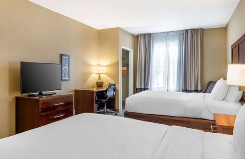 Birmingham Hotel | Comfort Inn & Suites at CrossPlex Village