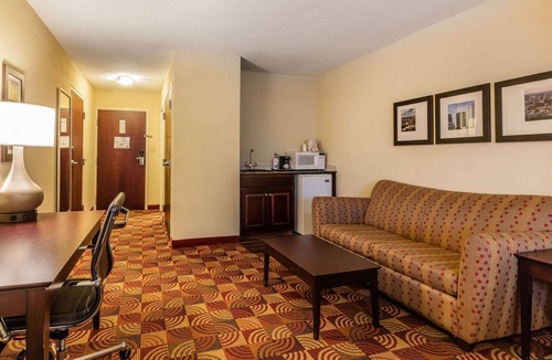 Jasper Hotel | Comfort Inn & Suites Jasper Hwy 78 West