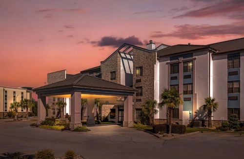 Hattiesburg Hotel | Comfort Suites Hattiesburg near University