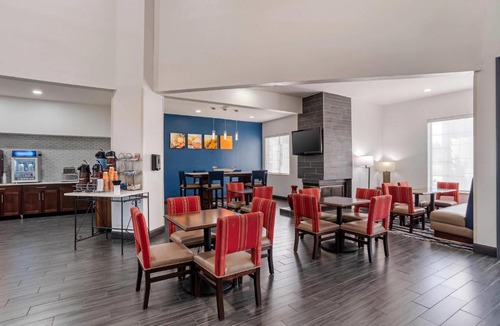 Hattiesburg Hotel | Comfort Suites Hattiesburg near University