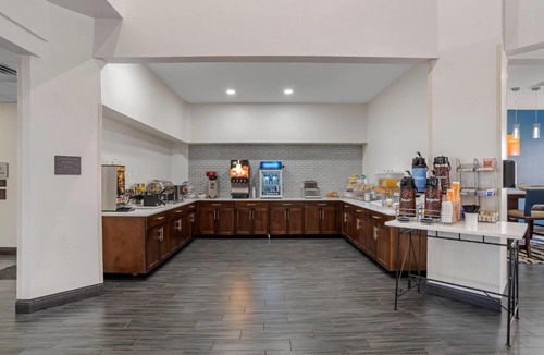 Hattiesburg Hotel | Comfort Suites Hattiesburg near University