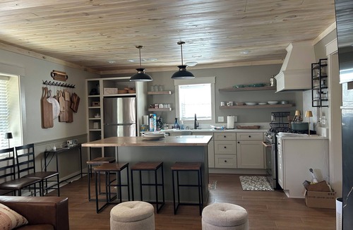 Starkville House | Comfortable retreat minutes away from MSU. Great for Game Days & Family Getaway