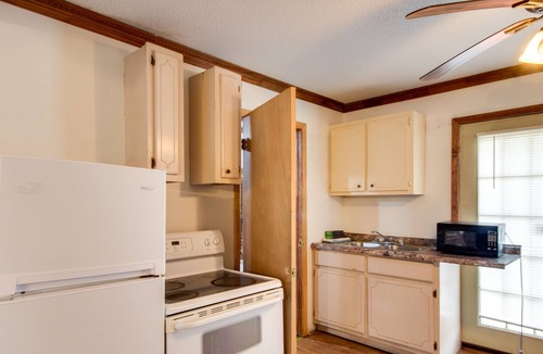 Hazlehurst House | Comfy Hazlehurst Vacation Rental w/ Patio!