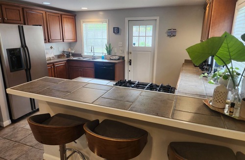 Leonidas House | Comfy on Carrollton Avenue dog friendly on streetcar line!