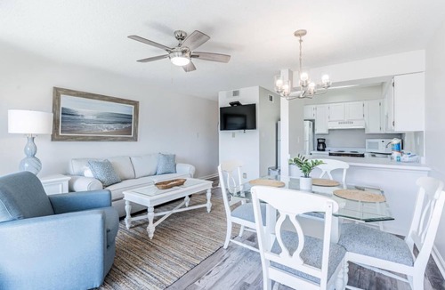 Gulf Shores Condo | Condo in Gulf Shores w/Pool, Grills, & Lagoon Front Fishing Pier | Sleeps 4