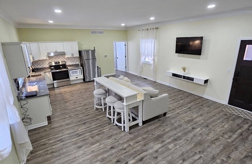 Holly Apartment | Conductors Quarters - Chic comfort 100% accessible