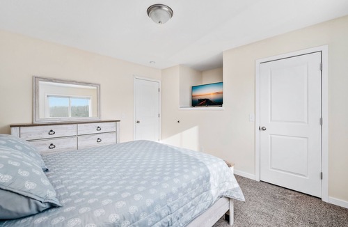 Holiday Hills Condo | Contemporary 2 Bedroom Condo @ Holiday Village - Unit 3881